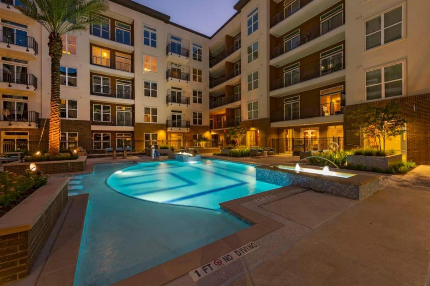 Downtown Apt Free Parking - Pool - Gym - Fully Kitchen Houston Extérieur photo